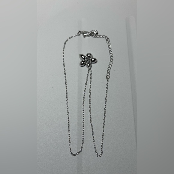 NWOT Swarovski Silver Pink Flower Necklace - Picture 6 of 6
